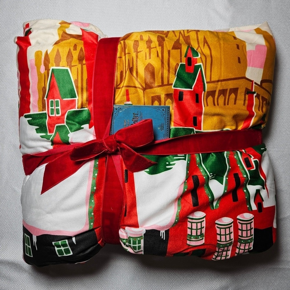 NWT Wizarding World Harry Potter Hogsmeade Sherpa Blanket Universal Studios